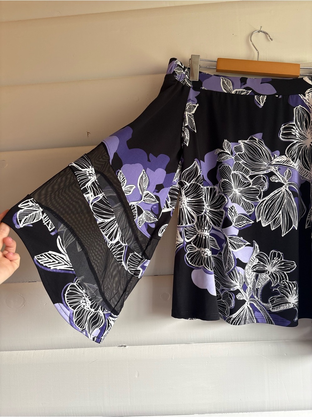 Frank Lyman Off Shoulder Floral Bell Sleeve Mesh Top Purple Black Size 8
